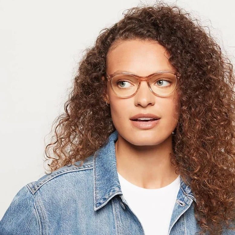 Woman wearing BB15477 glasses