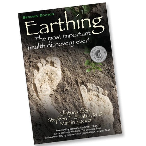 Book cover with footprints in dirt.