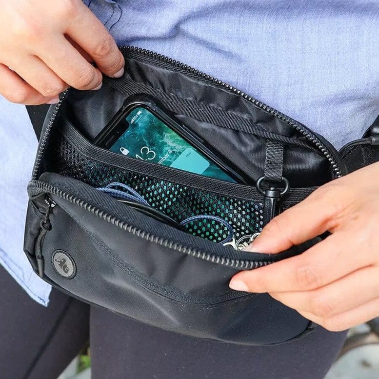 Black fanny pack with phone, Def15023