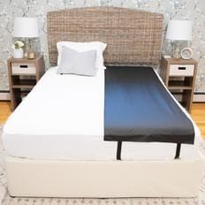 Bed with white and black sheet, EAEL3468