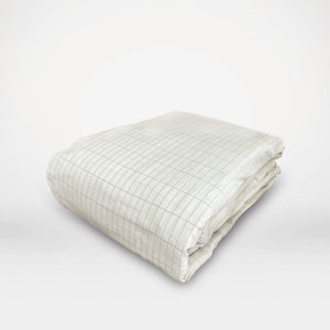 GO1820 White Grid Patterned Blanket