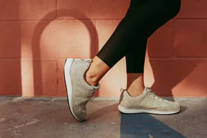 Platinum knit lace-up grounding shoes
