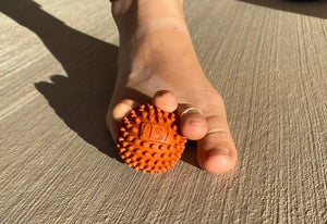 Foot with massage ball (IMG-6769_1_1)