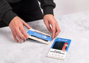 Applying iPhone privacy screen protector
