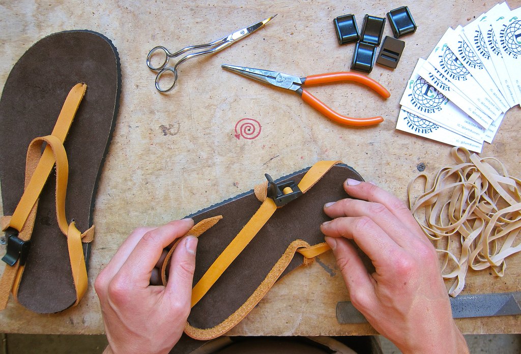 leather grounding shoes