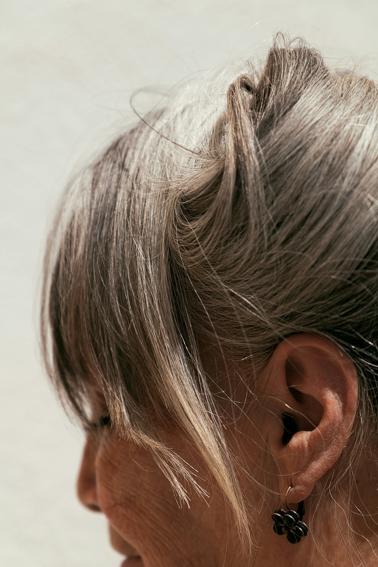 Ageing Gracefully in the Digital Age: How Grounding Supports Cellular Health