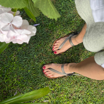 How Grounding Could Be a Natural Support for Your Thyroid