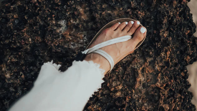 White Earth Runners Sandals Earthing Oz - Main Image